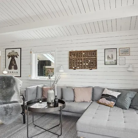 Stunning In With Kitchen