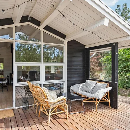 Stunning In With Kitchen